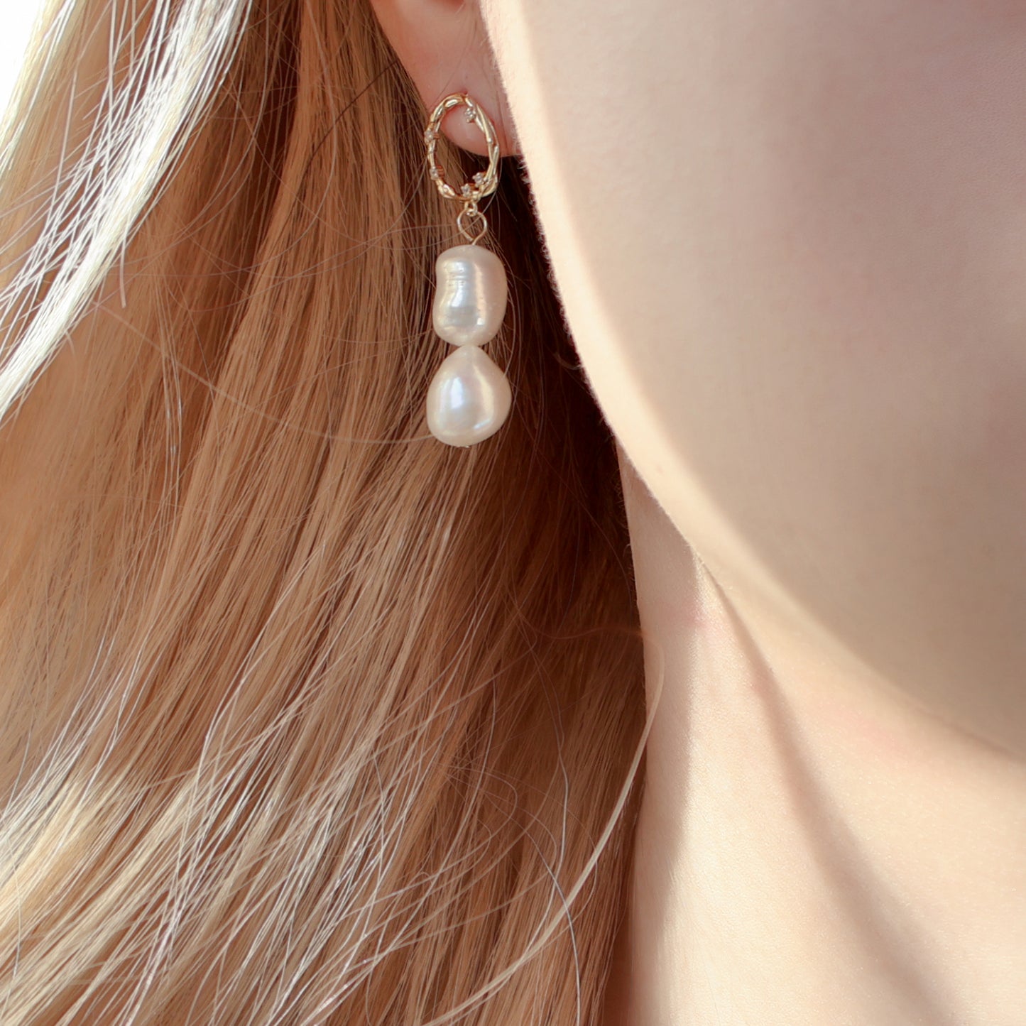 Anaïs Freshwater Pearl Hoop Earrings