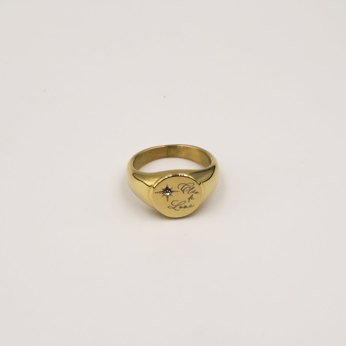 Cléo de Lune Signet Ring with Diamond in Gold