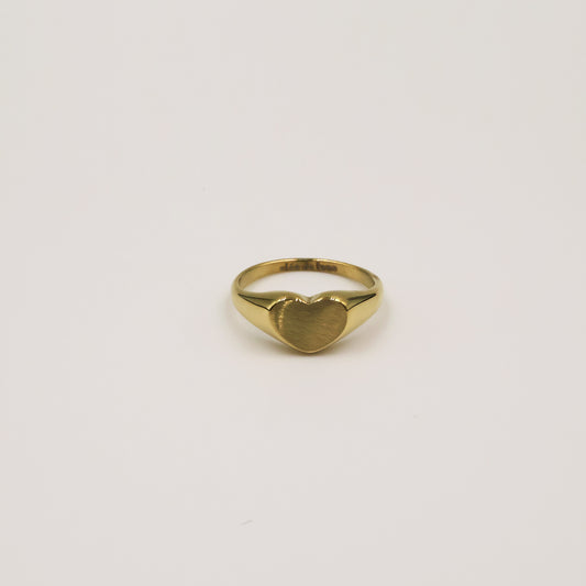 Heart Signet Ring in Matt Gold